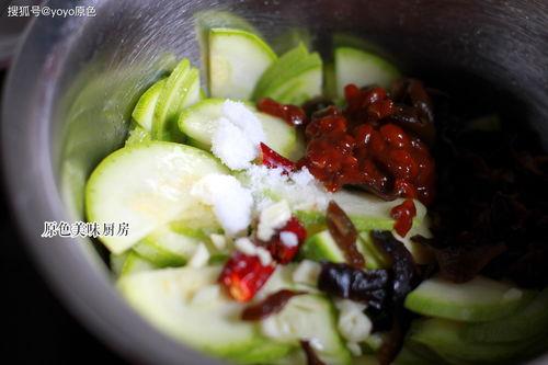 春暖花开吃瓜了,畅享美味时光