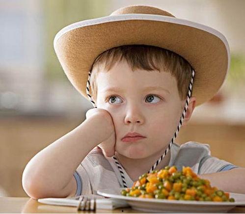 2岁宝宝吃玫珑瓜,甜蜜滋味开启健康成长之旅