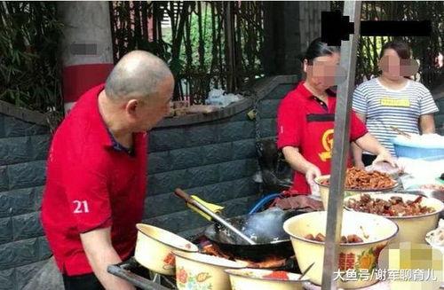 漫展老头吃瓜,老头吃瓜成焦点，揭秘二次元世界里的“瓜界传奇”