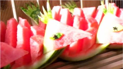 盛夏吃瓜的由来,探寻吃瓜文化的源远流长